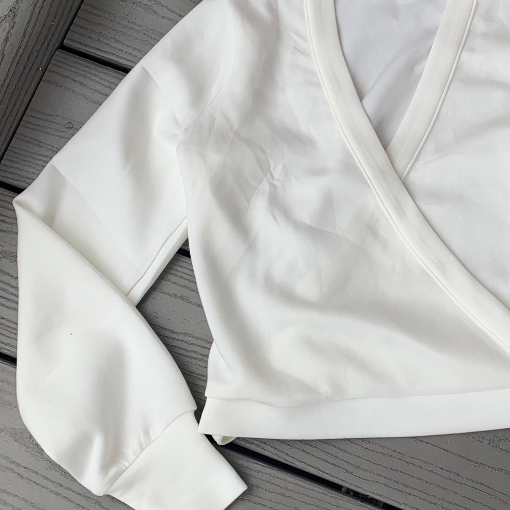 SPANX Air Essential Tie Wrap Top - Picture 4 of 10